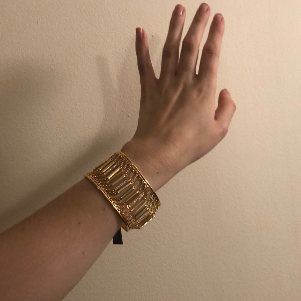 NTW. Vince CAMUTO bracelet.